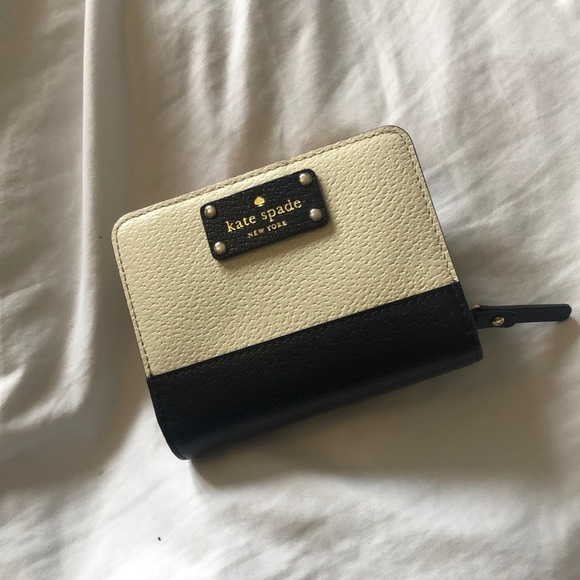 Kate Spade black and cream wallet - Picture 1 of 5